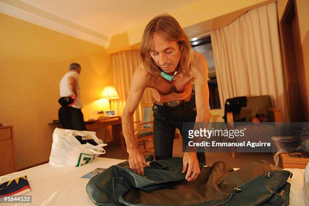 French climber Alain Robert, aka "Spiderman", prepares for his ascent of the Petronas Twin Towers on September 1, 2009 in Kuala Lumpur, Malaysia....