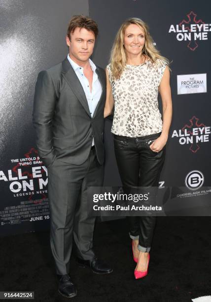 Actor Luke Hemsworth and his Wife Samantha Hemsworth attend the premiere of Lionsgate's 'All Eyez On Me' on June 14, 2017 in Los Angeles, California.