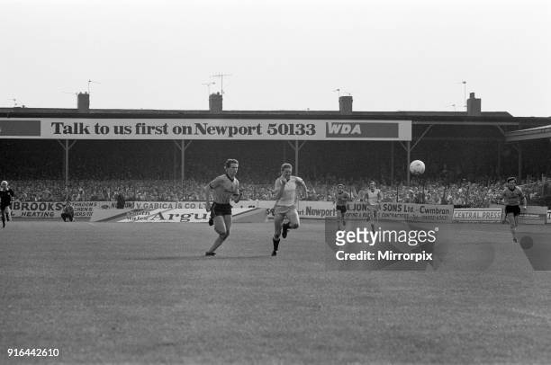 Newport 0-2 Reading, Division Three league match at Rodney Parade, Saturday 12th October 1985.