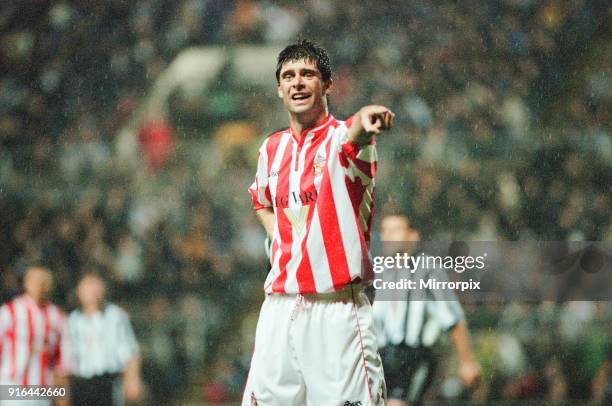 Newcastle 1-2 Sunderland, Premier league match at St James Park, Wednesday 25th August 1999. Naill Quinn.