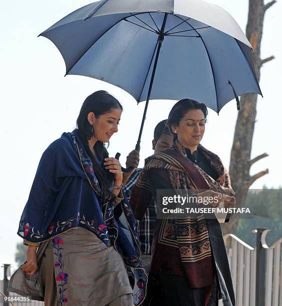 Bollywood actresses Juhi Chawla and Manisha Koirala are seen on location during the filming of "Meghna" under tight security cover in Srinagar on...