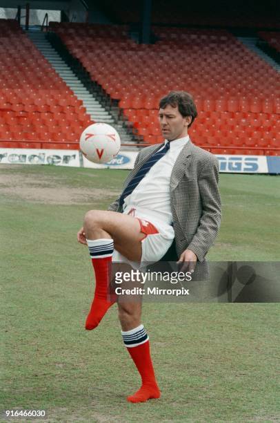 Bryan Robson unveiled as the new Manager for Middlesbrough FC Pictured doing kick ups at Ayresome Park, Middlesbrough, 18th May 1994.
