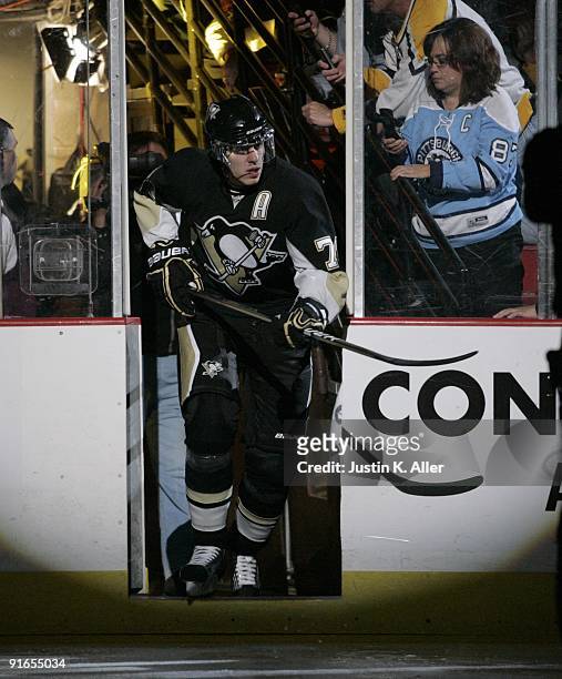Evgeni Malkin of the Pittsburgh Penguins steps onto the ice before the start of the game against the Phoenix Coyotes at Mellon Arena on October 07,...