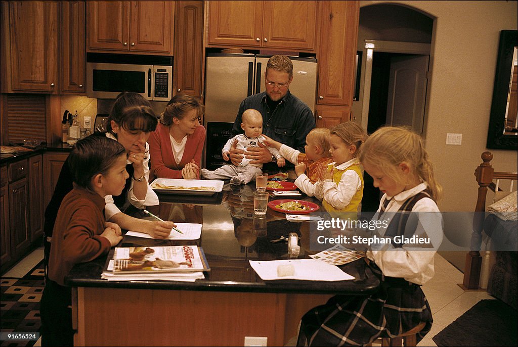 Polygamy in the US - Centennial Park, Arizona