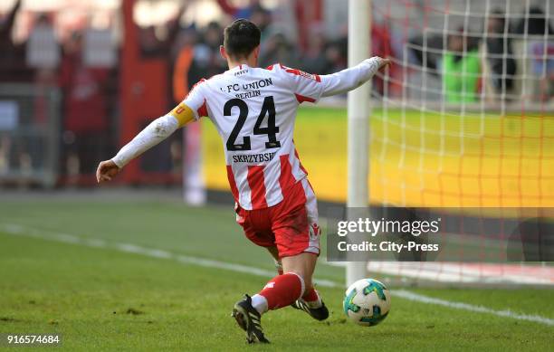 Steven Skrzybski of 1 FC Union Berlin goals to 3:1 during the second Bundesliga game between Union Berlin and Fortuna Duesseldorf at Stadion an der...