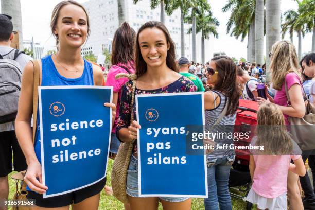 Miami, Museum Park, March for Science, Bilingual Science not Silence Posters.