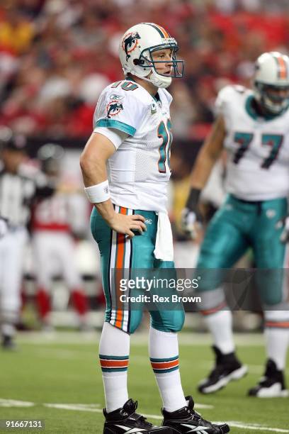 Chad Pennington of the Miami Dolphins looks to the sidelines for the call against the Atlanta Falcons at Georgia Dome on September 13, 2008 in...