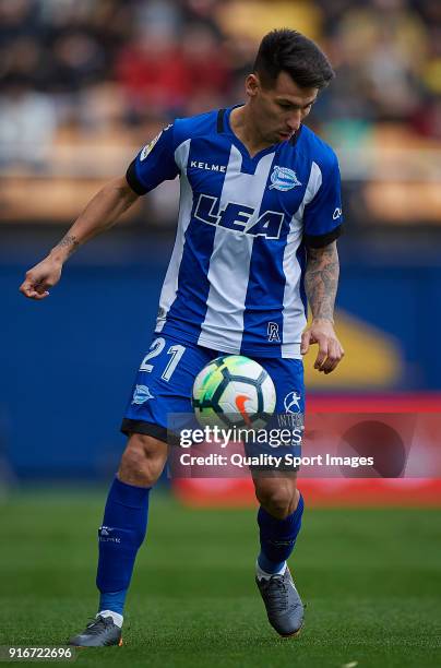 Hernan Perez of Deportivo Alaves in action during the La Liga match between Villarreal and Deportivo Alaves at Estadio de la Ceramica on February 10,...