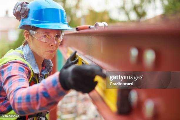 markering van het staal met frans krijt - waterpas stockfoto's en -beelden