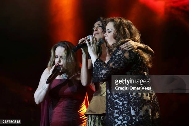 Singers Mayte Lascurain, Fernanda Meade and Isabel Lascurain of Pandora Group perform during a concert as part of Tour USA 2018 Juntitas at The...