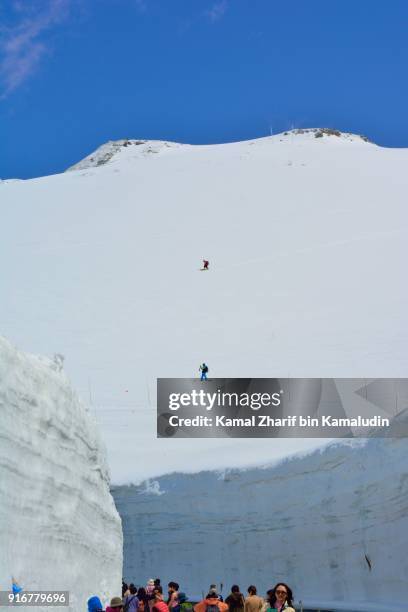 tateyama kurobe alpine route snow corridor - chilly bin stock pictures, royalty-free photos & images