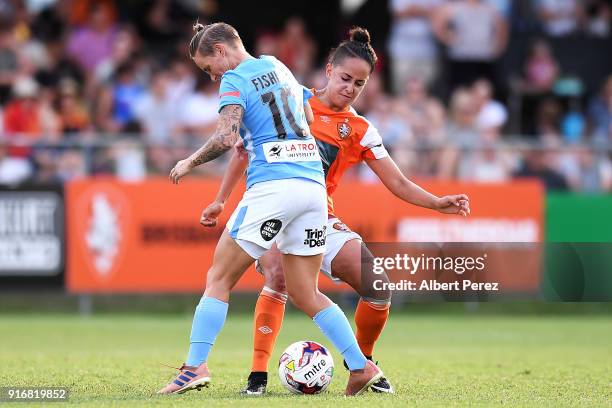 Jessica FIshlock of Melbourne City and Summer O'Brien of the Roar compete for the ball during the W-League Semi Final match between the Brisbane Roar...