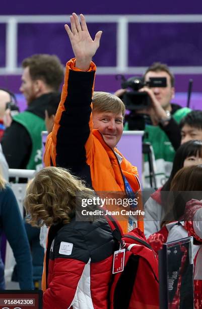King Willem-Alexander of the Netherlands celebrates the gold medal of countryman Sven Kramer in the Speed Skating Men's 5000m during the 2018 Winter...