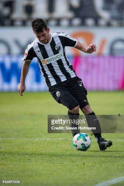 Julian-Maurice Derstroff of Sandhausen controls the ball during the Second Bundesliga match between SV Sandhausen and Eintracht Braunschweig at...