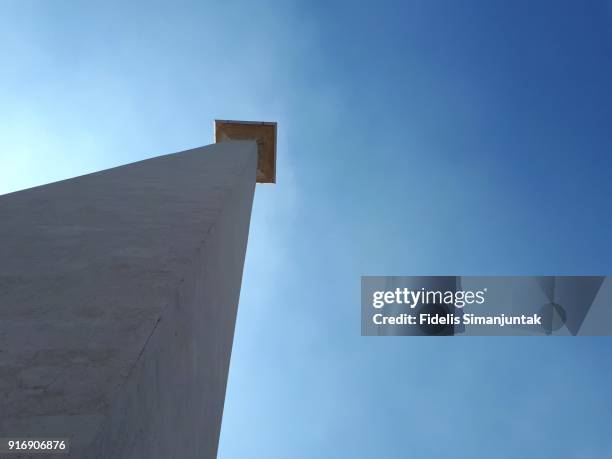 low angle view of monas (national monument) in jakarta, indonesia - national monument 個照片及圖片檔