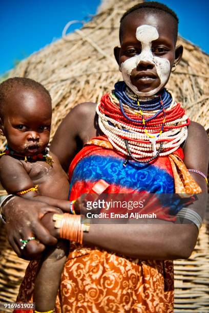 portrait of a karo tribe woman, omo valley, ethiopia - december 13, 2017 - karokultur bildbanksfoton och bilder