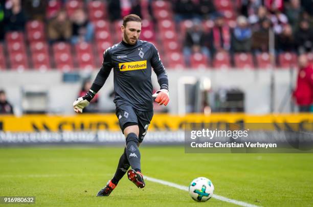 Tobias Sippel of Borussia Moenchengladbach in action during the Bundesliga match between VfB Stuttgart and Borussia Moenchengladbach at Mercedes-Benz...