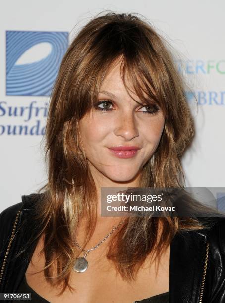 Actress Beau Garrett arrives at The Surfrider Foundation's 25th Anniversary Gala at California Science Center's Wallis Annenberg Building on October...