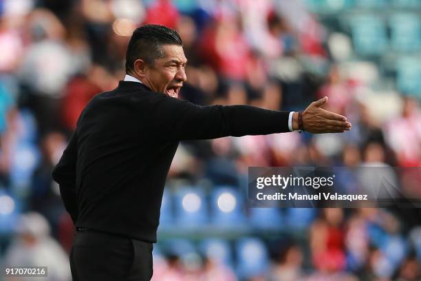 Ignacio Ambriz head coach of Necaxa shouts instructions to his players during the 6th round match between Cruz Azul and Necaxa as part of the Torneo...