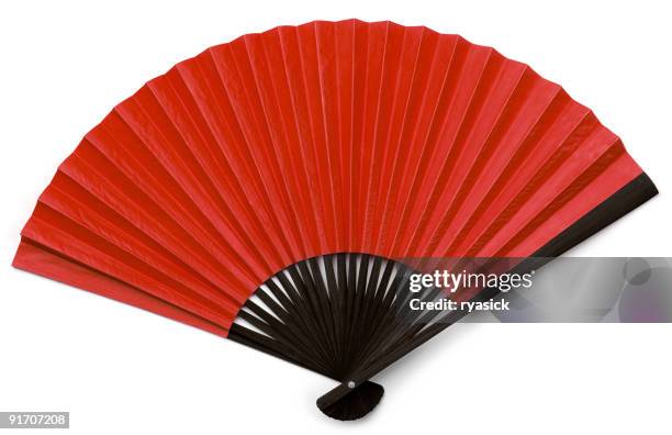 ventilateur asiatique avec du bois noir et rouge isolé sur blanc - éventail photos et images de collection