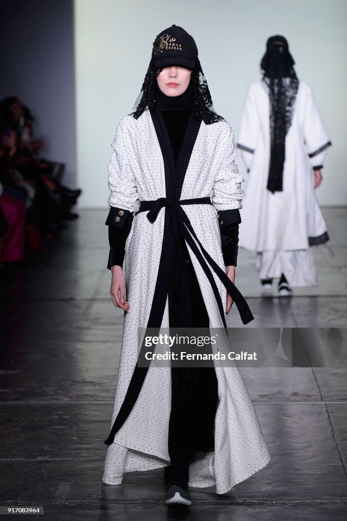 Vivi Zubedi - Runway - February 2018 - New York Fashion Week: The Shows