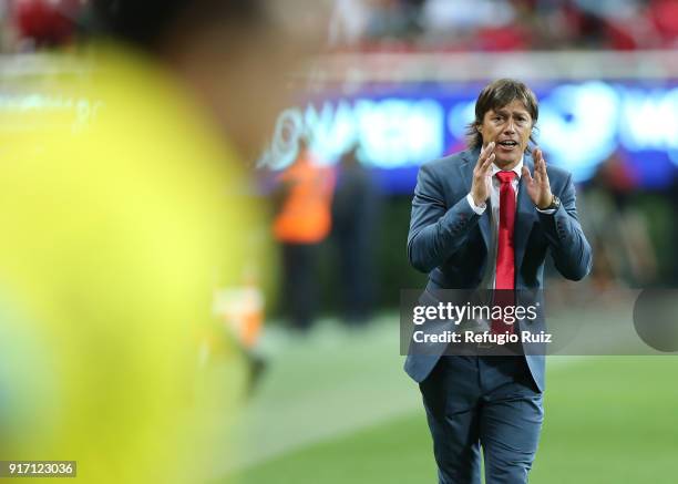 Matias Almeyda, coach of Chivas gives instructions to his players during the 6th round match between Chivas and Santos Laguna as part of the Torneo...