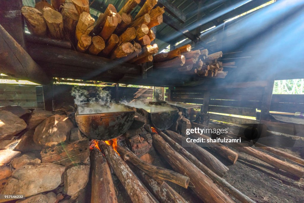 Making salt from highlands has been highly valued throughout Bario in Sarawak. Brine gathered from springs is boiled down then dried thoroughly.