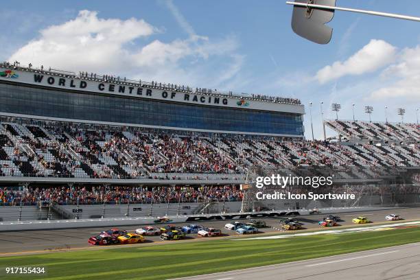 The field comes to the Green Flag during the Advance Auto Parts Clash at Daytona on Sunday February 11, 2018 at Daytona International Speedway in...