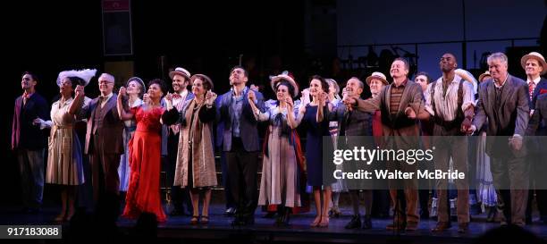 Britney Coleman, Reed Birney, Vanessa Williams, Nancy Opel, Tam mutu, Alexandra Socha, Bebe Neuwirth, Joel Grey, Bob Martin, Clifton Duncan, and...