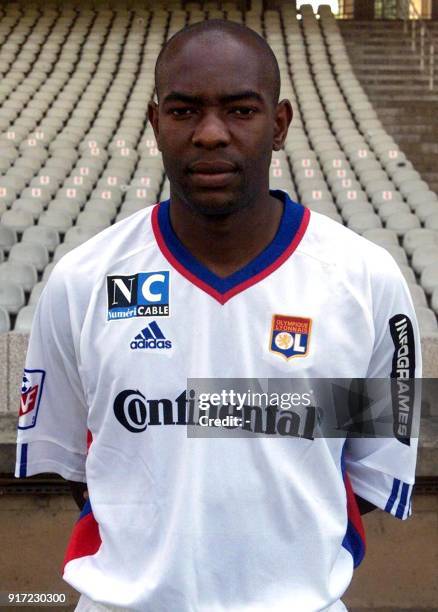 Le défenseur Brésilien Cacapa pose pour la photo officielle de l'équipe de l'Olympique Lyonnais qui disputera le championnat de France de football de...