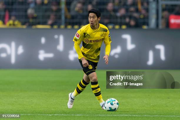 Shinji Kagawa of Dortmund controls the ball during the Bundesliga match between Borussia Dortmund and Hamburger SV at Signal Iduna Park on February...