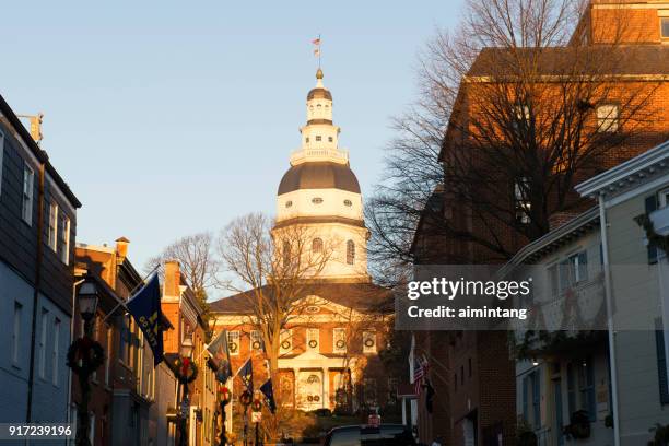 state capitol at sunrise in annapolis - annapolis stock pictures, royalty-free photos & images