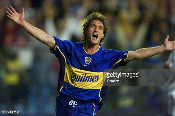 Guillermo Barros Schelloto of Boca Juniors of Argentina, celebrates the second goal of his team against Vasco Da Gama of Brazil, 30 May 2001, in ''La...