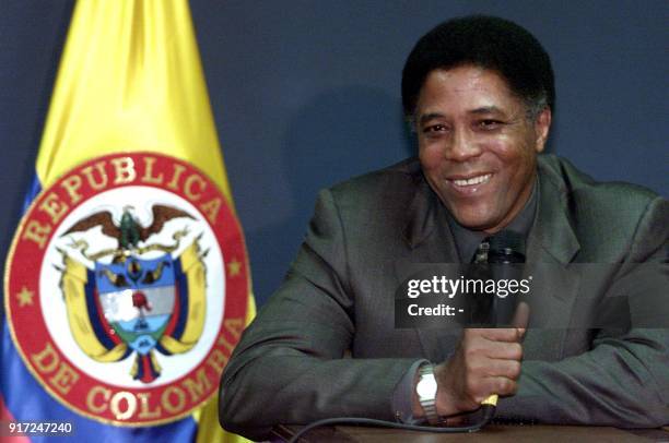 Colombian coach Francisco "Pacho" Maturana smiles during a press conference 08 May 2001 in Bogota. El tecnico colombiano Francisco "Pacho" Maturana...