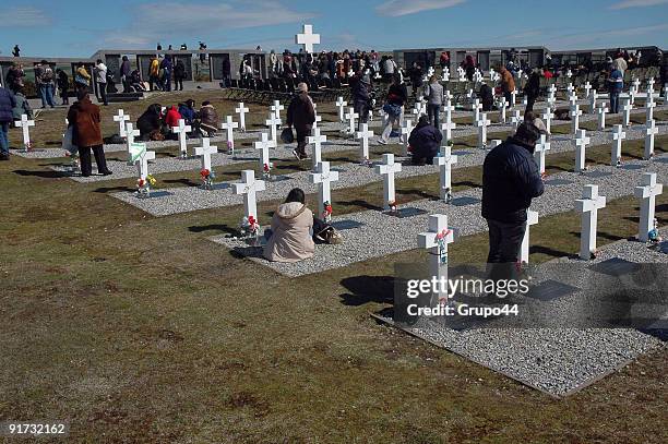 Argentinean relatives of victims of the 1982 Falklands conflict between Argentina and United Kingdom attend a tribute to their fallen ones at...