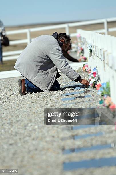 Argentinean relatives of victims of the 1982 Falklands conflict between Argentina and United Kingdom attend a tribute to their fallen ones at...