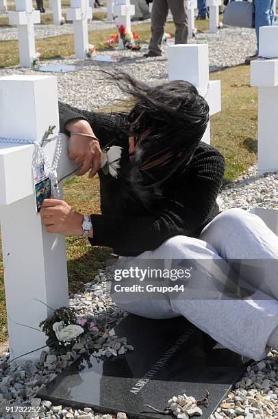 Argentinean relatives of victims of the 1982 Falklands conflict between Argentina and United Kingdom attend a tribute to their fallen ones at...