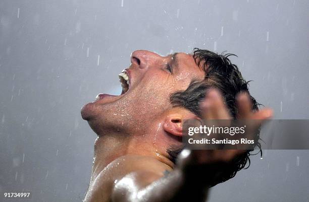 Argentina´s Martin Palermo celebrates the victory of 2x 1 against Peru as part of World 2010 Cup Qualifier at Monumental Stadium on October 10, 2009...