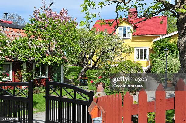 country garden and house - idyllic cottage stock pictures, royalty-free photos & images