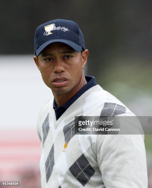 Tiger Woods of the USA Team on the green at the 10th hole during the Day Three Afternoon Fourball Matches in The Presidents Cup at Harding Park Golf...