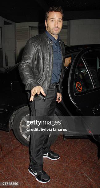 Jeremy Piven leaving His Hotel on October 10, 2009 in London, England.