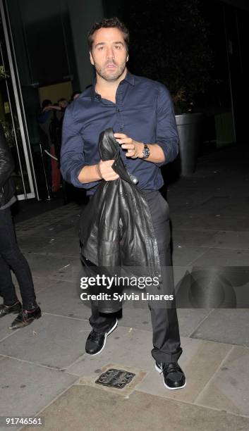 Jeremy Piven leaving His Hotel on October 10, 2009 in London, England.