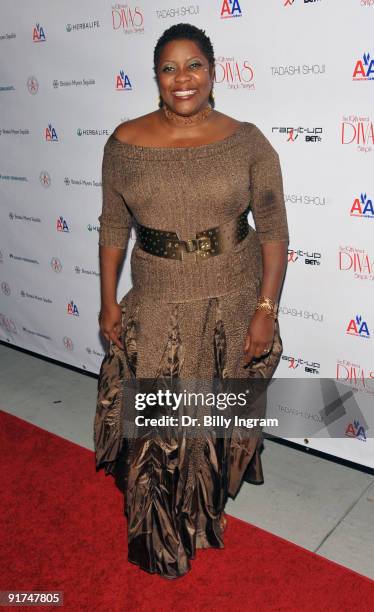 Actress Loretta Devine arrives at the 19th Annual 'Divas Simply Singing!' AIDS Benefit Concert at the Saban Theatre on October 10, 2009 in Beverly...