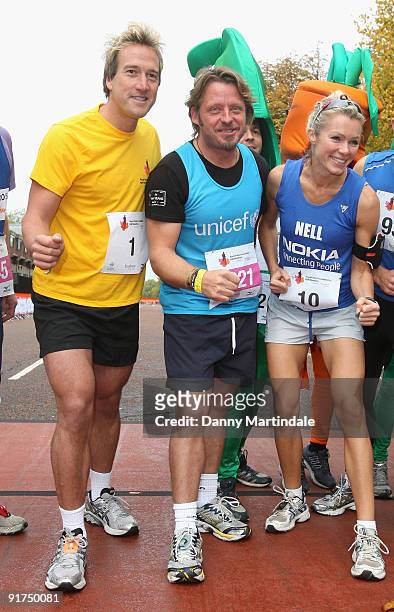 Ben Fogle, Charley Boorman and Nell McAndrew takes part in the Royal Parks Foundation Half Marathon at Hyde Park on October 11, 2009 in London,...