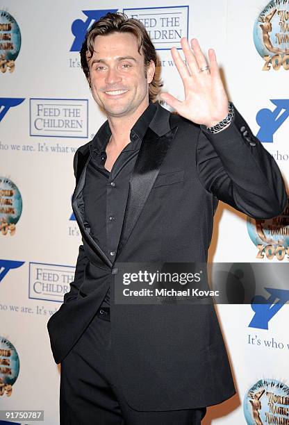 Actor Daniel Goddard arrives at the 2009 World Magic Awards at The Barker Hanger on October 10, 2009 in Santa Monica, California.