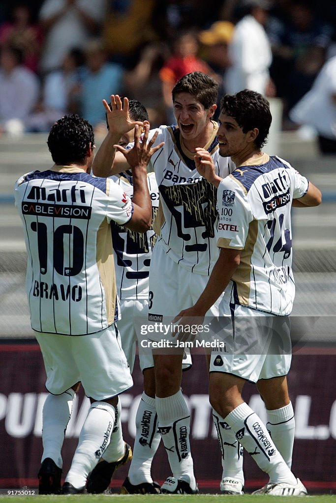 DF Pumas v Penarol - Friendly
