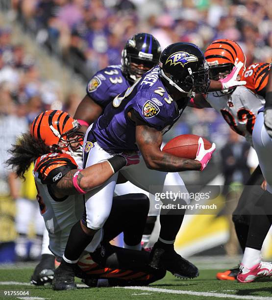 Willis McGahee of the Baltimore Ravens runs the ball against the Cincinnati Bengals at M&T Bank Stadium on October 11, 2009 in Baltimore, Maryland....