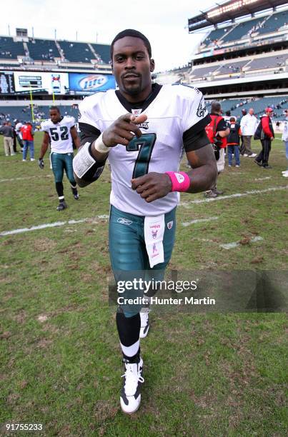 Quarterback Michael Vick of the Philadelphia Eagles jogs off the field after a game against the Tampa Bay Buccaneers on October 11, 2009 at Lincoln...