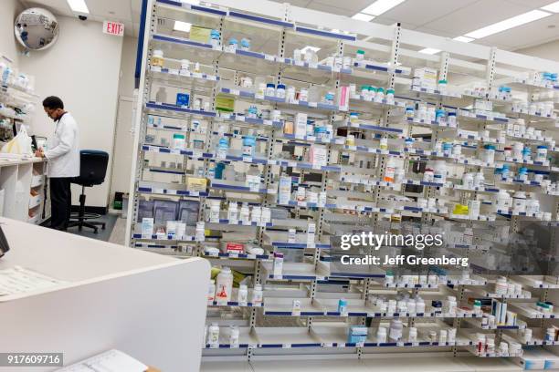 604 Walgreen Drug Stores Stock Photos, High-Res Pictures, and Images ...