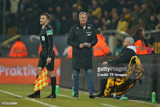 Head coach Uwe Neuhaus of Dresden looks on during the Second Bundesliga match between SG Dynamo Dresden and FC St. Pauli at DDV-Stadion on January...